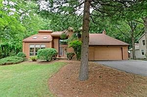 1st image of 17 Sheffield Dr