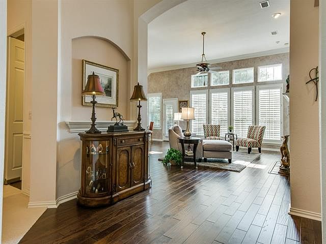 1st image of 2711 Penny Ln