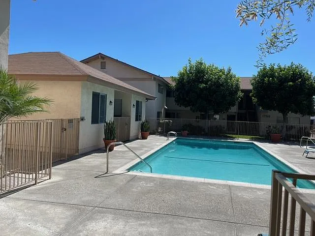 Monterey Apartments — Photo 17