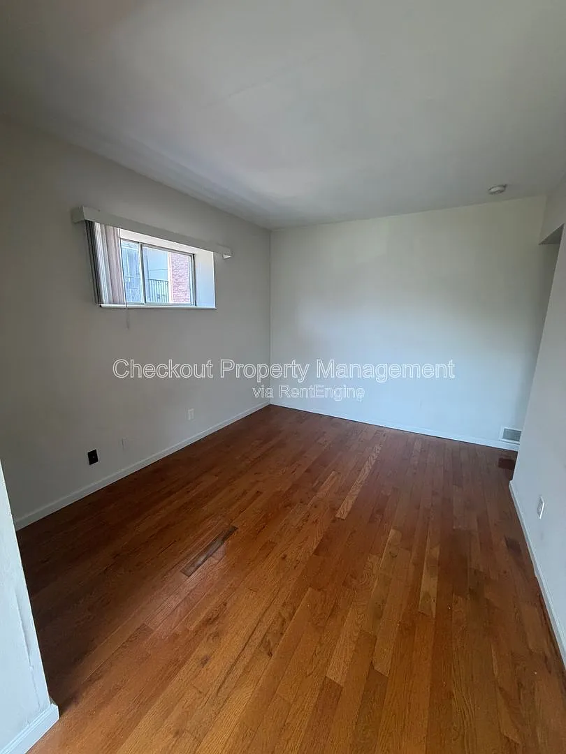 Building Photo - 5535 Pershing Ave #31