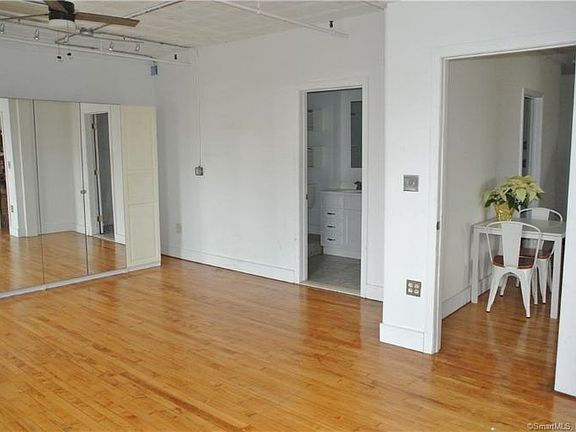 4th image of 441 Chapel St Room 2A2-4