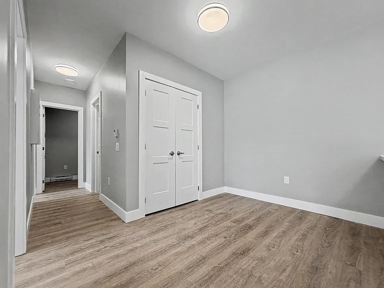 199 Pine St #2 — Photo 5