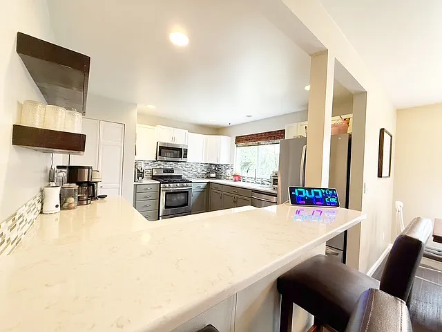 847 NE Cimeron Ct — Photo 14