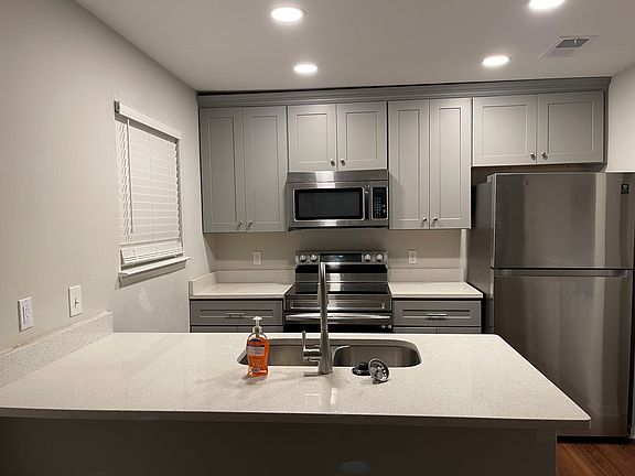 5th image of 238 Greenbrier Ave #238