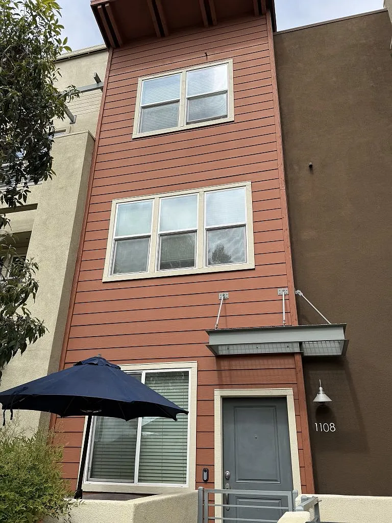 3 bed, 1604 sqft, $3,700 — Photo 1