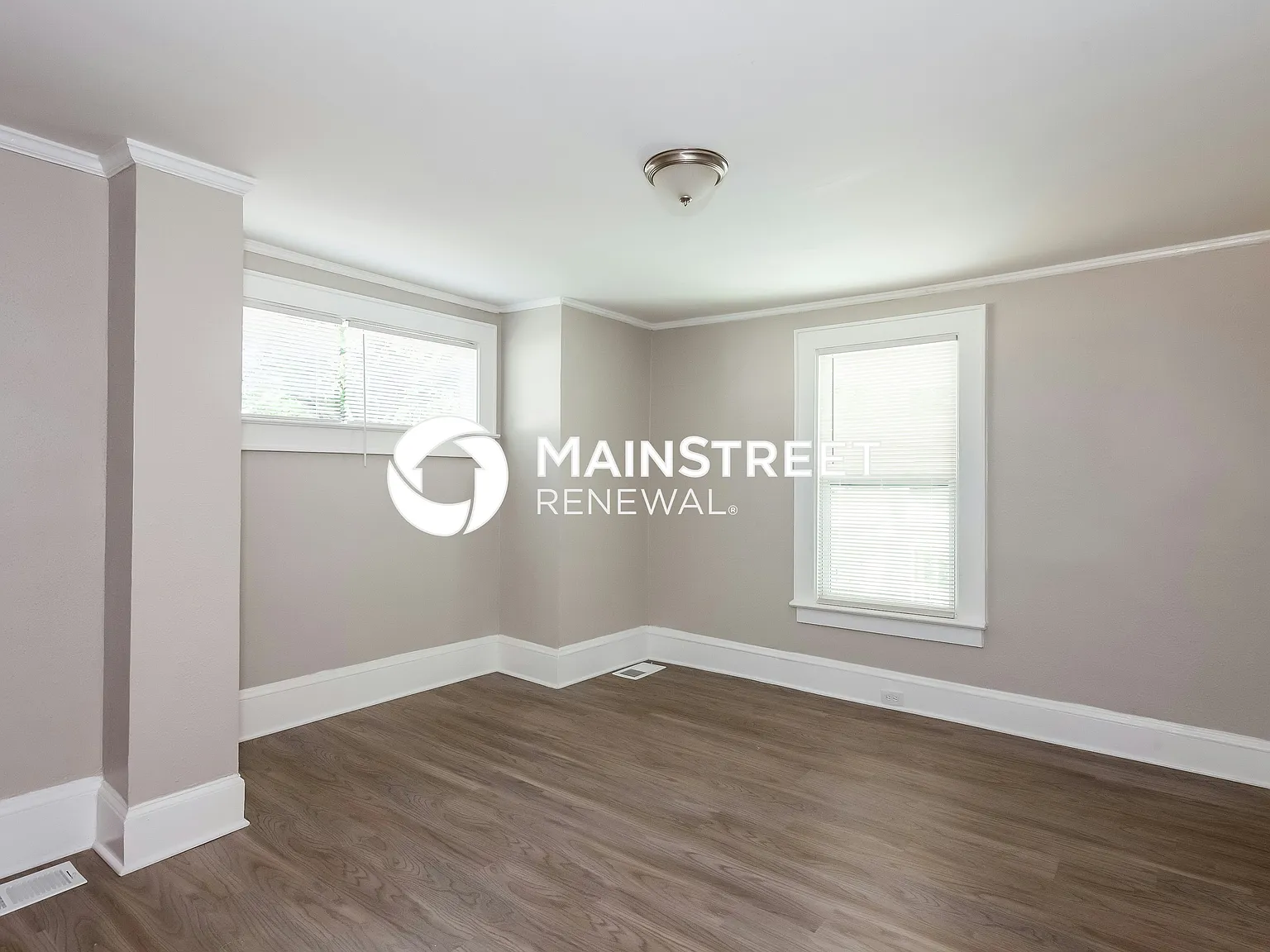2620 Midland Ave — Photo 2