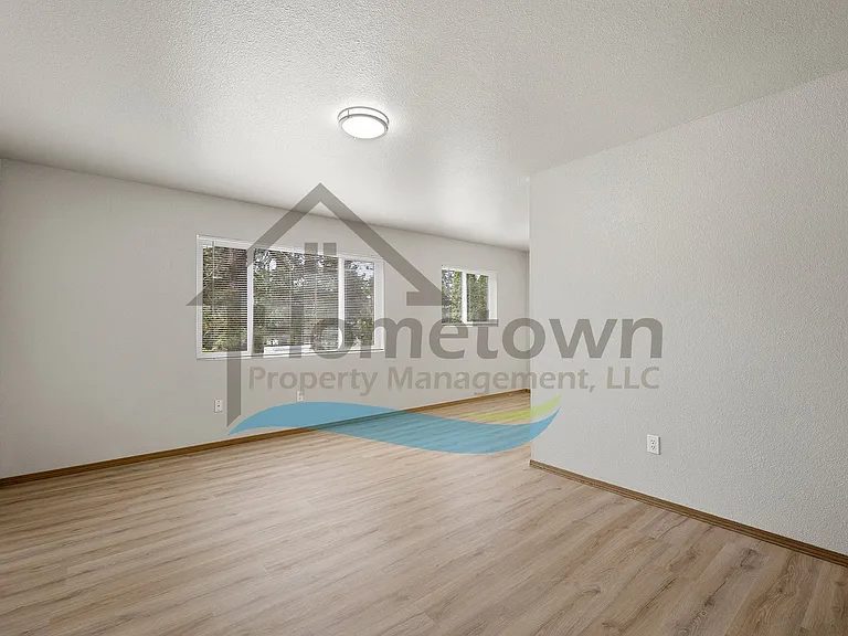 703-1 N Compton St — Photo 12