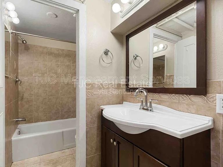 1223 N Lafayette St #7 — Photo 11