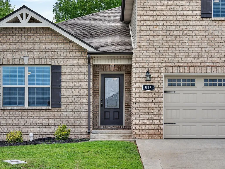 513 Wingfield Ct — Photo 4