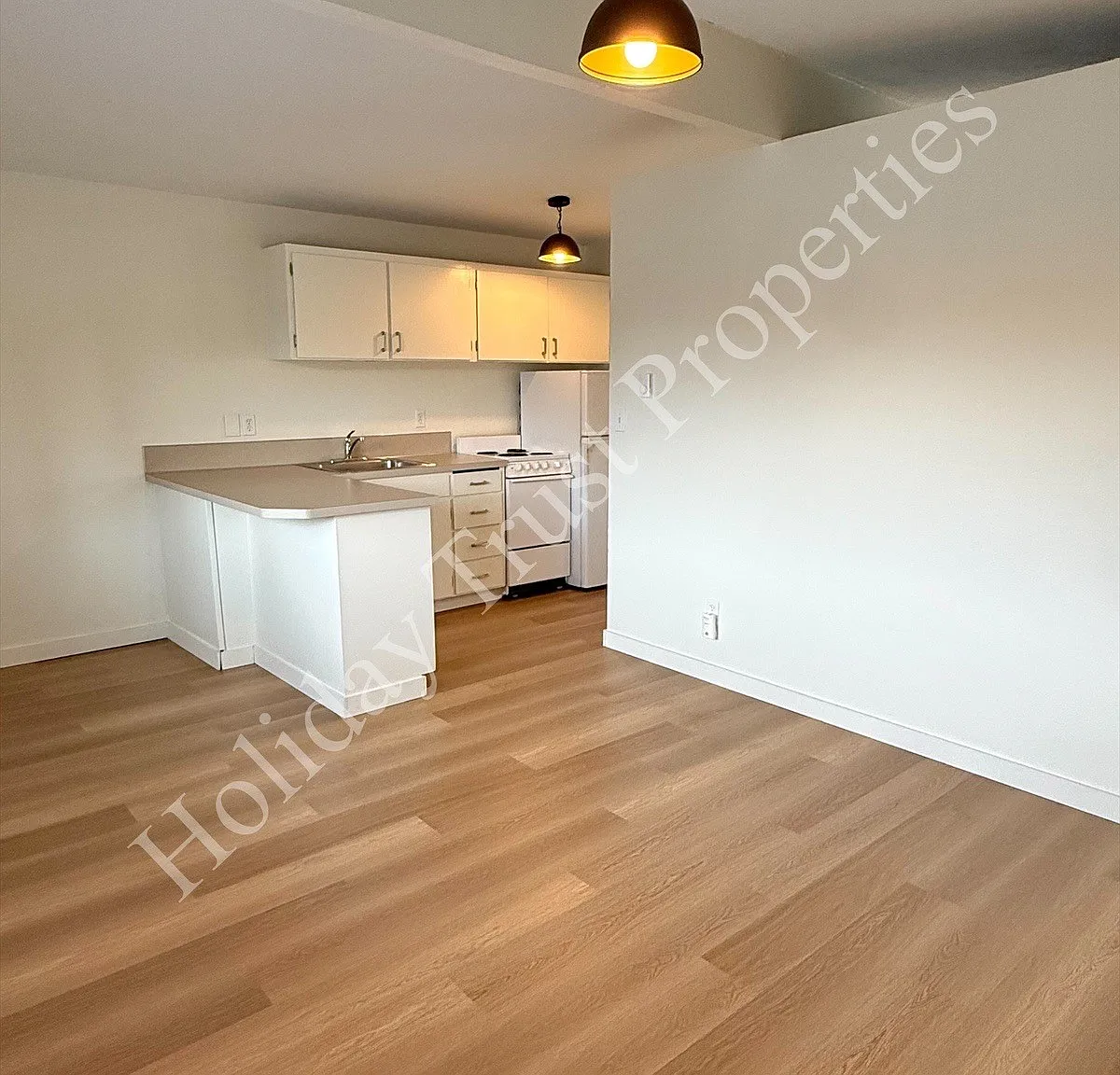 422 East Bay — Photo 4