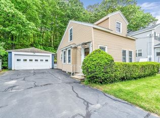386 Lake Ave, Worcester, MA 01604