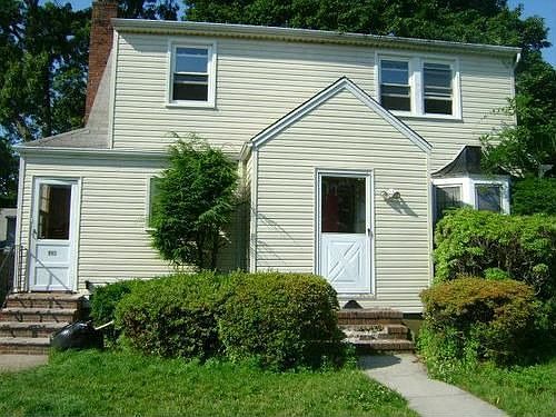 1st image of 993 Van Buren Ave