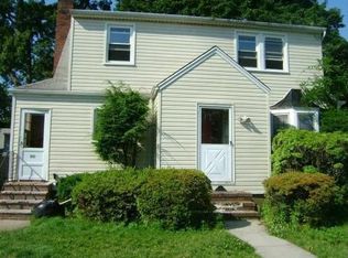 993 Van Buren Ave, Franklin Square, NY 11010