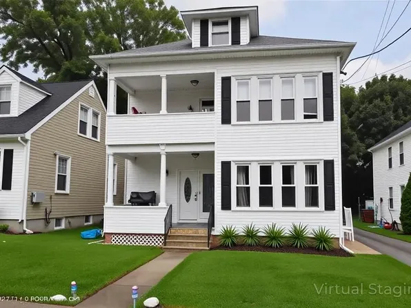 61-63 Warwick St, Woonsocket, RI 02895