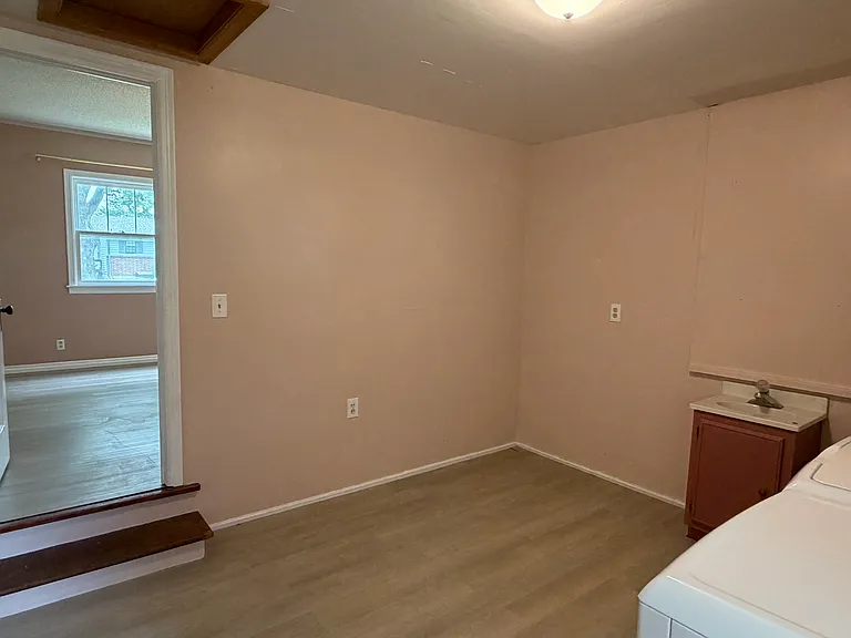 513 N Carrie St — Photo 14