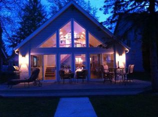 W277N2836 Oak St, Pewaukee, WI 53072