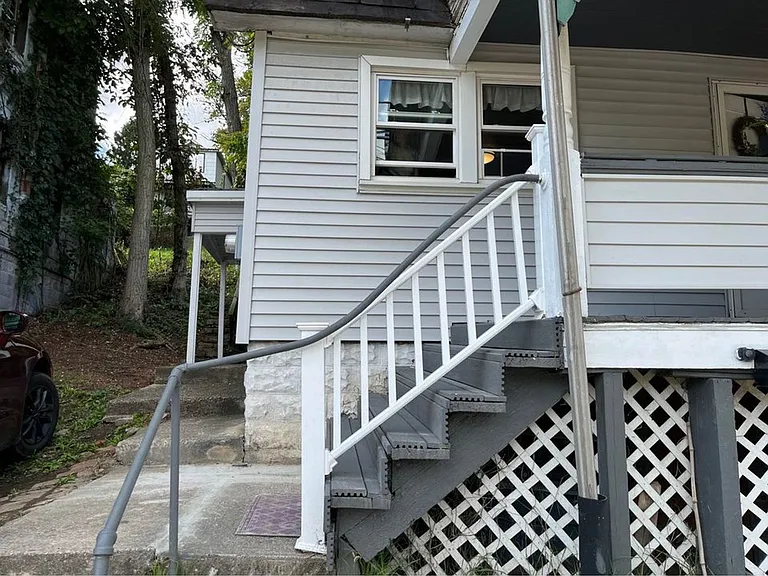 829 Main St — Photo 3
