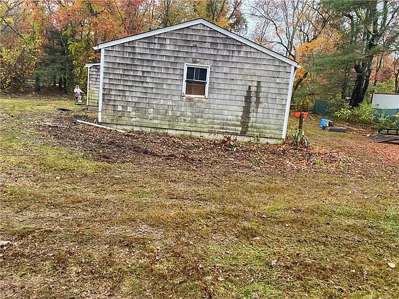 4th image of 213 Hallville Rd