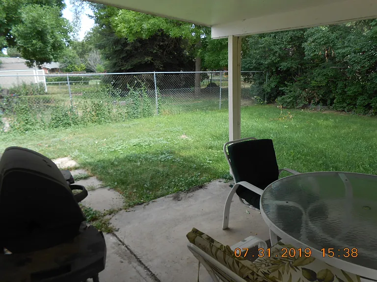 1921 Springfield Dr — Photo 3