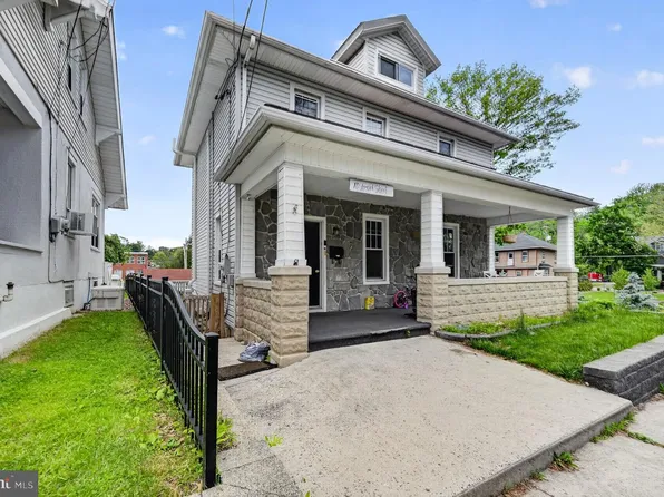 10 Laurel St, Pine Grove, PA 17963