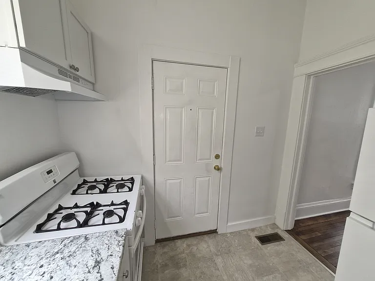 113 Delaware Ave — Photo 8