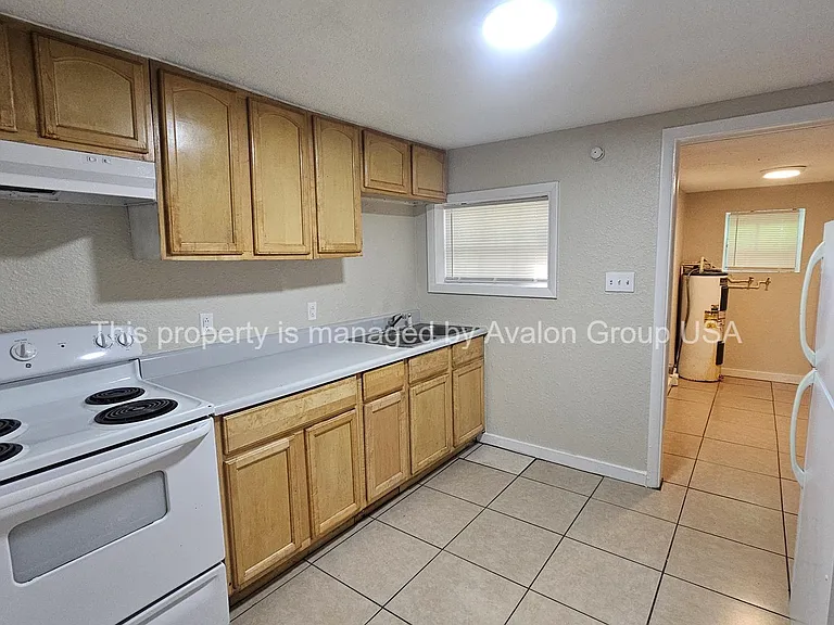 9831 Ridge Blvd — Photo 9