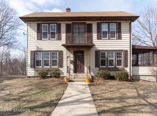 200 N Blanchard St, Wheaton, IL 60187