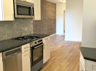 3280 30th St APT 3R, Astoria, NY 11106