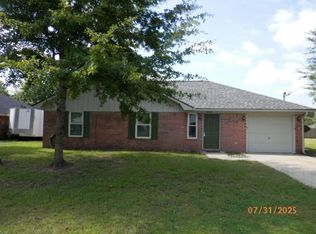 1616 Seneca Ln, Hinesville, GA 31313