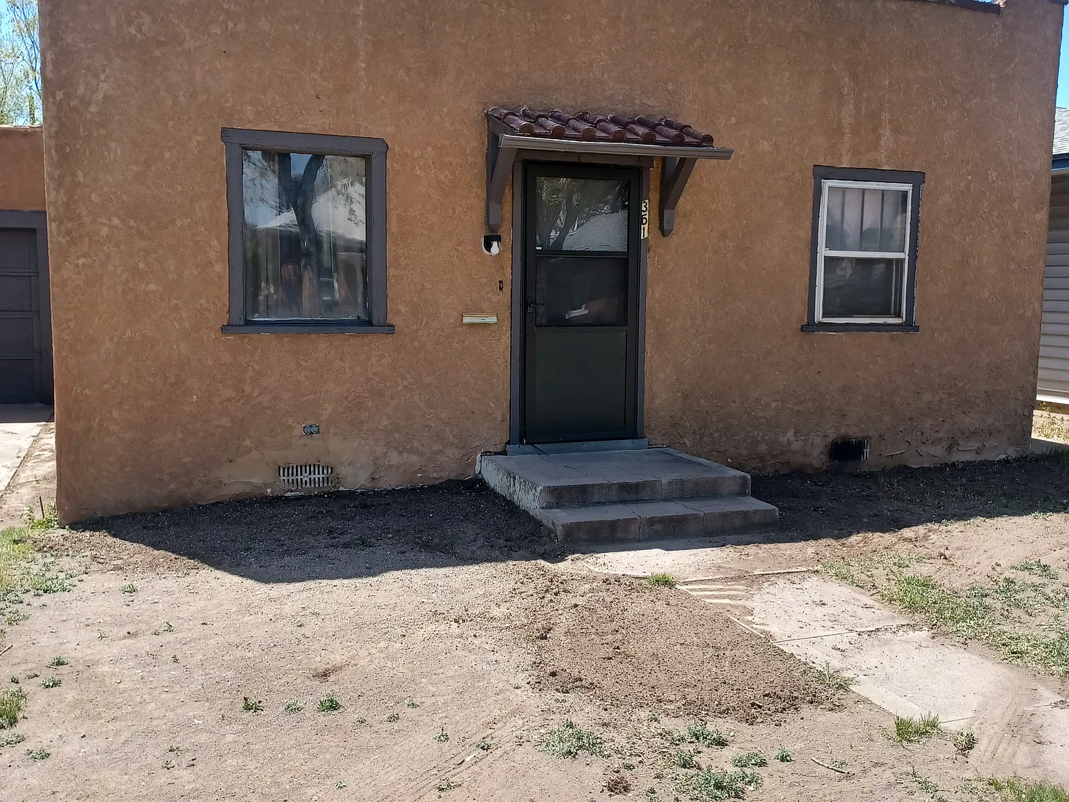 2 bed, $1,100 — Photo 1