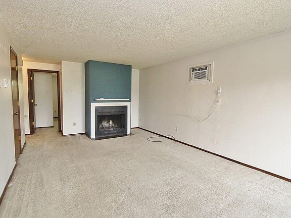 2nd image of 3433 S Constitution Way