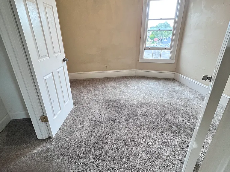 1196 Park Ave #1 — Photo 8