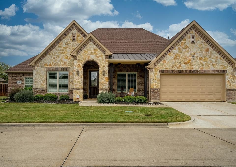 1st image of 6917 Golf Green Dr