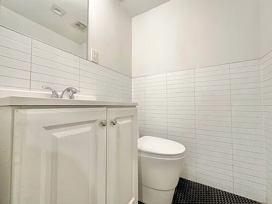 Rented by Doorway NYC, LLC | media 38