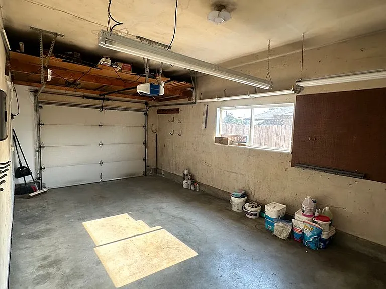 709 Schons Pl — Photo 14