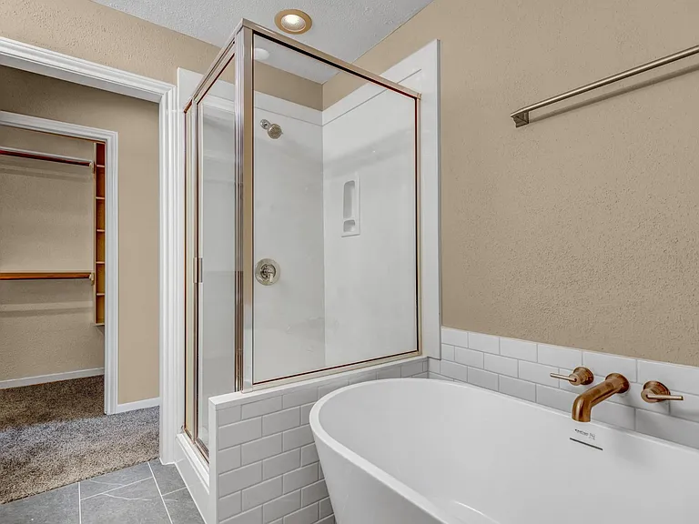 1659 W Sam Houston Pkwy S — Photo 26