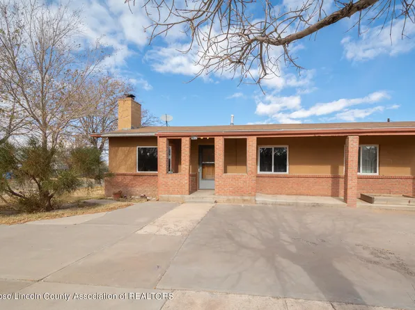 706 5th St, Carrizozo, NM 88301