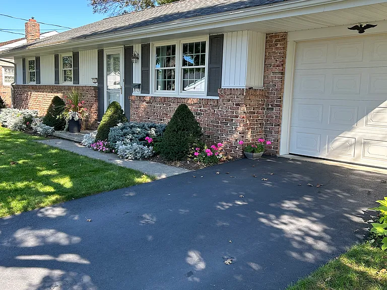 341 Jackie Ave — Photo 1