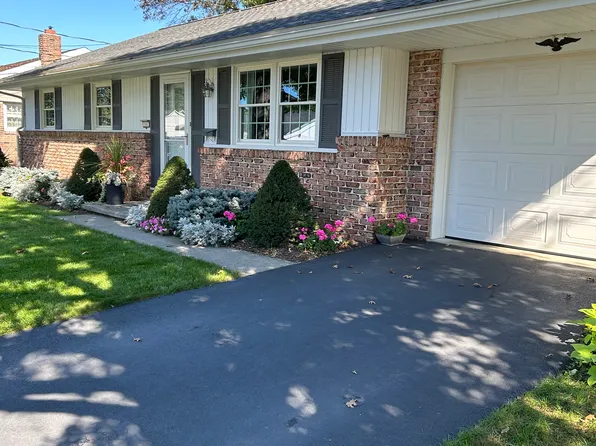 341 Jackie Ave, Robesonia, PA 19551