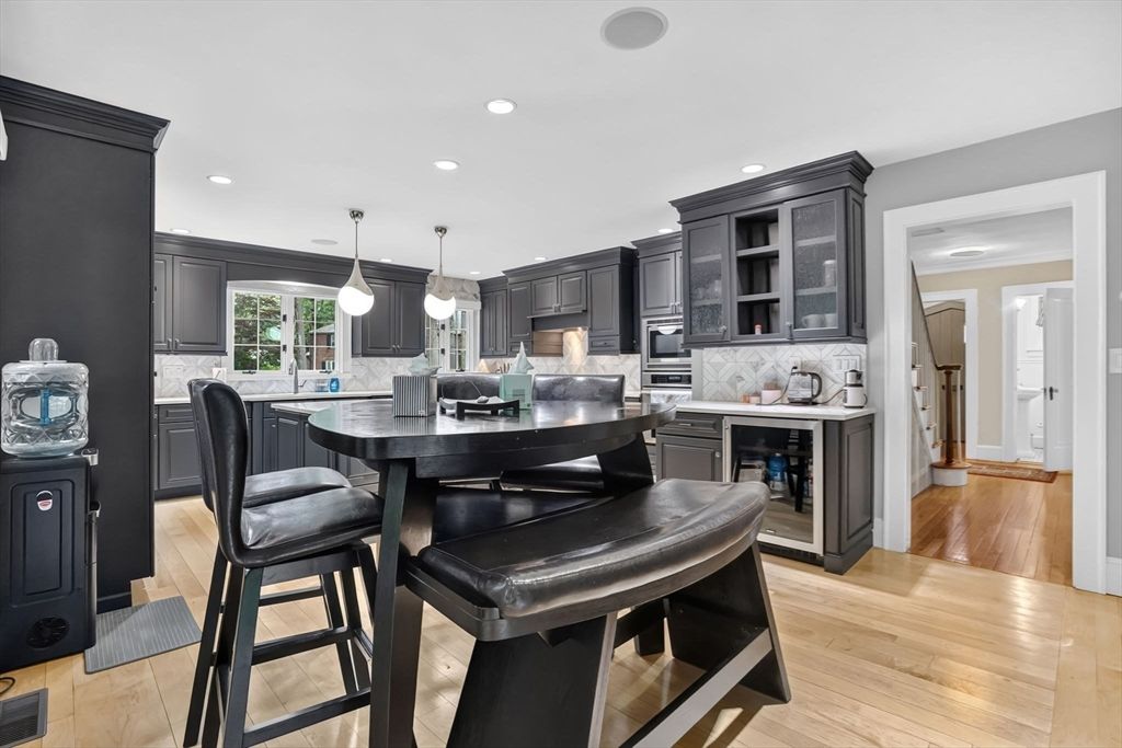 Apartment in Longmeadow, Hampden - View 4