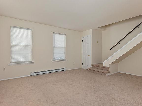3rd image of 218 39th St W #Sea