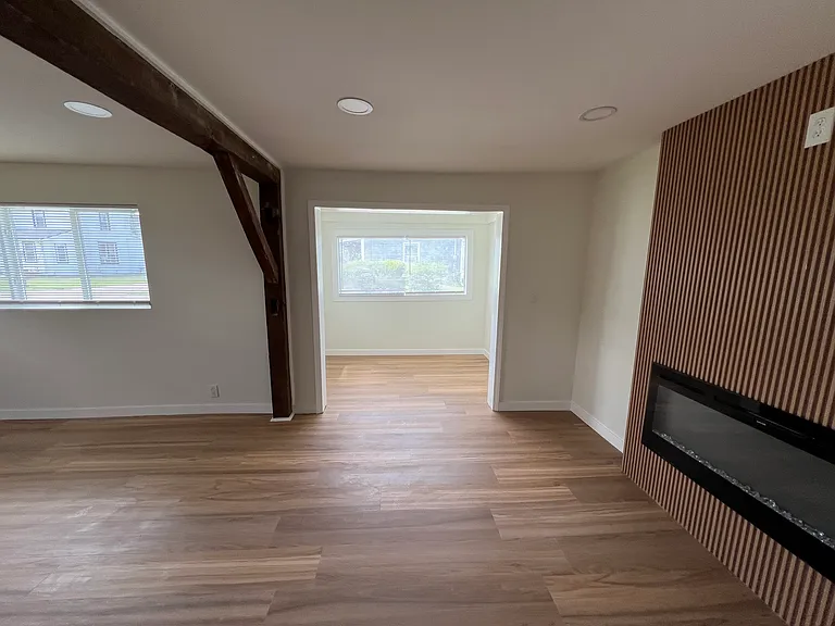 11932 Greenbrier St — Photo 9