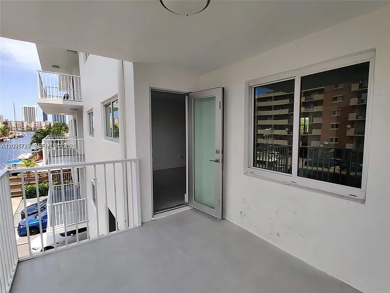 3755 NE 167th St #25 — Photo 8