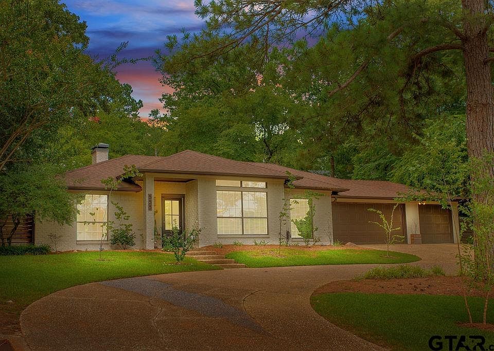 1st image of 555 Hideaway Ln E