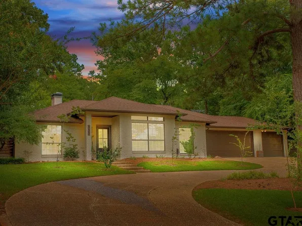 555 Hideaway Ln E, Hideaway, TX 75771