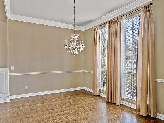 5th image of 3705 Country Oak Ct