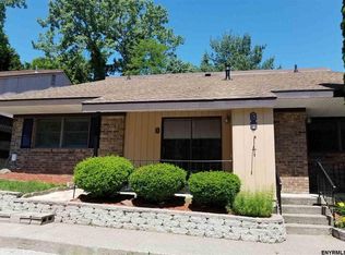 3 Brookview Ln, Troy, NY 12180