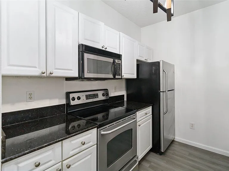 14316 Fredricksburg Dr #516 — Photo 9