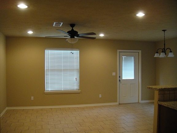2nd image of 921 22nd St