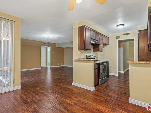 3rd image of 528 N Jackson St APT 310